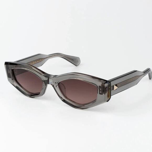 New! Valentino V TRE VLS 101C, Stylish Gray Sunglasses, Authentic main image 7